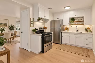 13525 Wallingford Avenue N, Seattle, WA 98133 - Photo 6