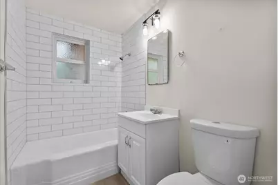 13525 Wallingford Avenue N, Seattle, WA 98133 - Photo 18