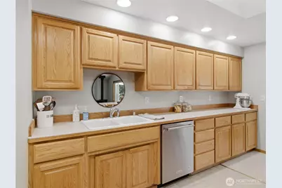 15837 Lawrence Place SE, Yelm, WA 98597 - Photo 10