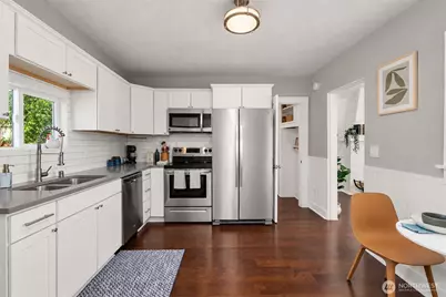 8143 10th Avenue SW, Seattle, WA 98106 - Photo 12