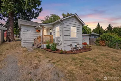 8143 10th Avenue SW, Seattle, WA 98106 - Photo 1