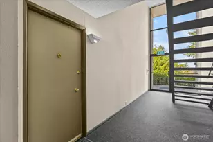 330 Elm St, Everett, WA 98203 - Photo 2