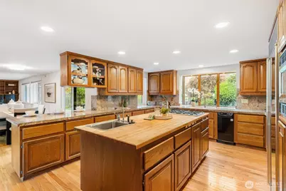 18805 94th Avenue W, Edmonds, WA 98020 - Photo 16