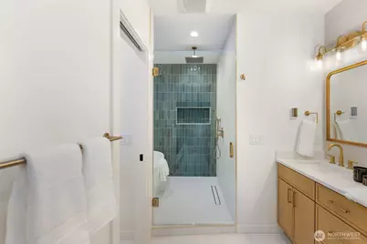 9549 Evanston Avenue N, Seattle, WA 98103 - Photo 28