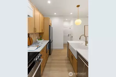 9549 Evanston Avenue N, Seattle, WA 98103 - Photo 24