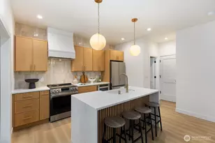 9549 Evanston Ave N, Seattle, WA 98103 - Photo 14