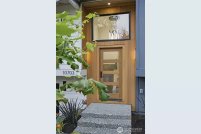 10703 126th Avenue NE, Kirkland, WA 98033 - Photo 4