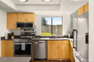 3400 108th Pl NE, Bellevue, WA 98004 - Photo 16