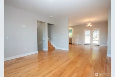 5110 Palatine Avenue N, Seattle, WA 98103 - Photo 4