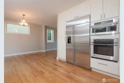 5110 Palatine Avenue N, Seattle, WA 98103 - Photo 10