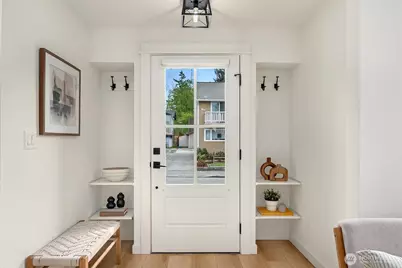 8913 8th Avenue NE, Seattle, WA 98115 - Photo 12