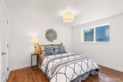 768 N 75th Street, Seattle, WA 98103 - Photo 14