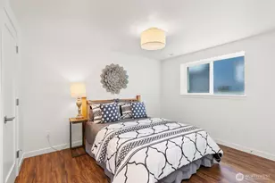 768 N 75th St, Seattle, WA 98103 - Photo 14