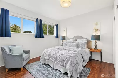 768 N 75th Street, Seattle, WA 98103 - Photo 12