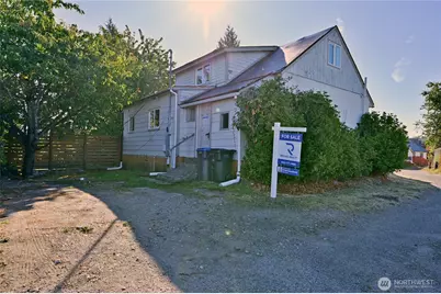 917 Cogean Avenue, Bremerton, WA 98337 - Photo 2