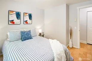 566 Prospect St, Seattle, WA 98109 - Photo 14