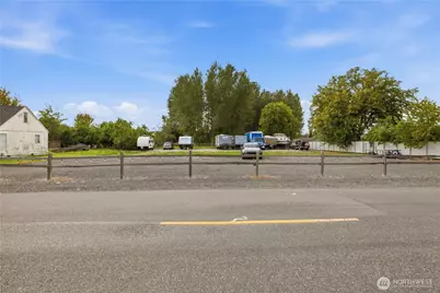 13 Xx 26th Street NW, Puyallup, WA 98371 - Photo 4