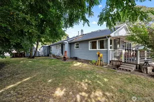 733 2nd St, Woodland, WA 98674 - Photo 32