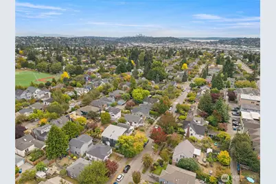7534 Jones Avenue NW, Seattle, WA 98117 - Photo 24