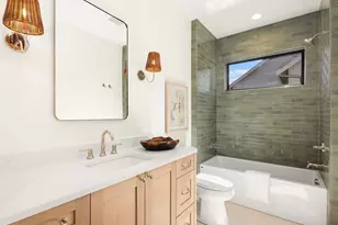 12601 NE 80th St, Kirkland, WA 98033 - Photo 32