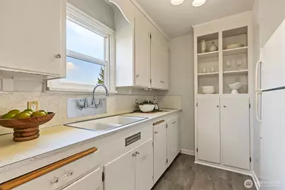 3046 24th Avenue W, Seattle, WA 98199 - Photo 10