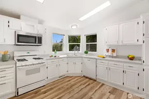 101 E Pirates Pl, Grapeview, WA 98546 - Photo 12