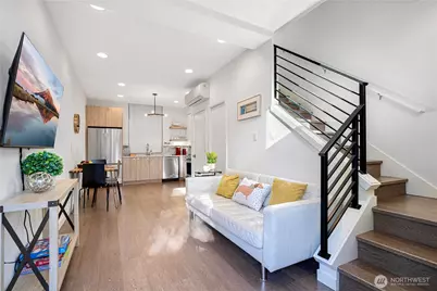 710 McGraw Street, Seattle, WA 98109 - Photo 4