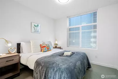 710 McGraw Street, Seattle, WA 98109 - Photo 10
