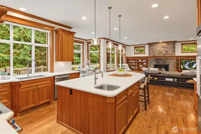 13102 Trail Heights Court NE, Bainbridge Island, WA 98110 - Photo 12
