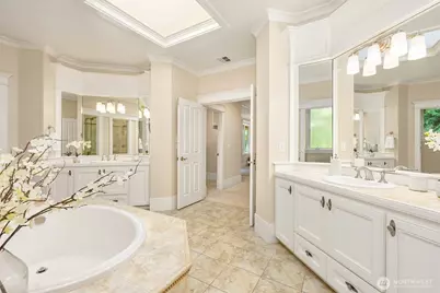 13102 Trail Heights Court NE, Bainbridge Island, WA 98110 - Photo 20