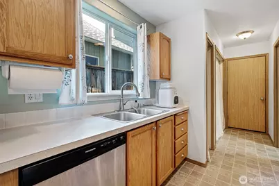 8910 161st Street E, Puyallup, WA 98375 - Photo 12