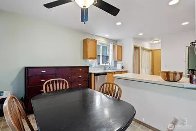 8910 161st Street E, Puyallup, WA 98375 - Photo 8