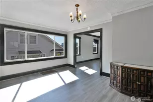 328 NE 52nd St, Seattle, WA 98105 - Photo 8