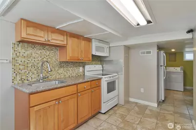 328 NE 52nd Street, Seattle, WA 98105 - Photo 24