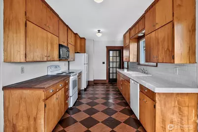 529 E 11th Street, Port Angeles, WA 98362 - Photo 14