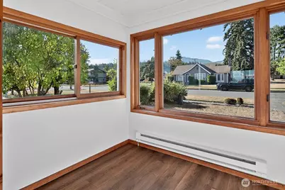 529 E 11th Street, Port Angeles, WA 98362 - Photo 10