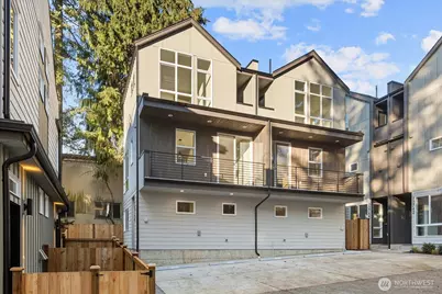 10748 Interlake Avenue N, Seattle, WA 98133 - Photo 1