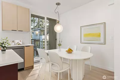 10748 Interlake Avenue N, Seattle, WA 98133 - Photo 8