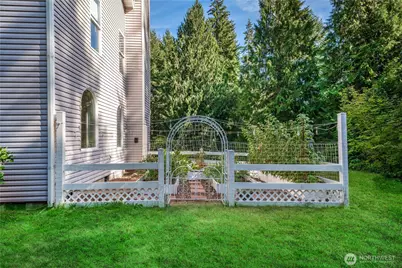 33910 36th Avenue S, Eatonville, WA 98328 - Photo 32