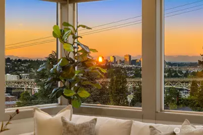 2619 Warren Avenue N, Seattle, WA 98109 - Photo 12