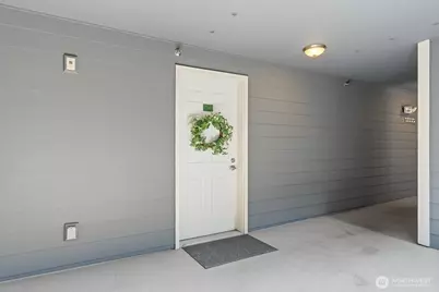 9057 Greenwood Avenue N #306, Seattle, WA 98103 - Photo 22