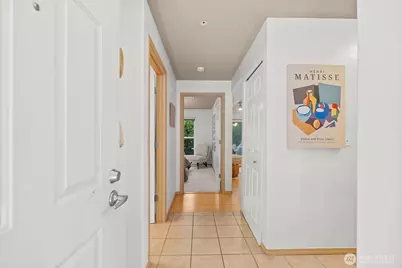 9057 Greenwood Avenue N #306, Seattle, WA 98103 - Photo 12