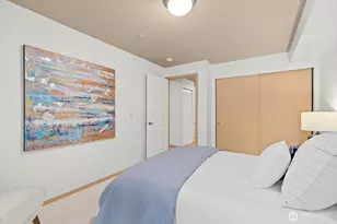9057 Greenwood Ave N, Seattle, WA 98103 - Photo 14
