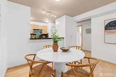 9057 Greenwood Avenue N #306, Seattle, WA 98103 - Photo 6