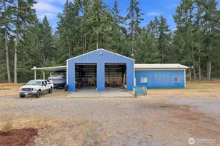 12424 Moes Rd SE, Rainier, WA 98576 - Photo 2