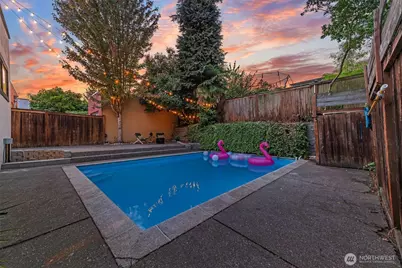1128 N 77th Street, Seattle, WA 98103 - Photo 2