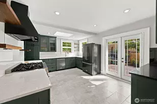 2704 SW 152nd Pl, Burien, WA 98166 - Photo 4
