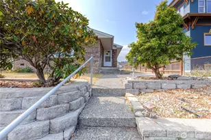 1812 W 5th St, Port Angeles, WA 98363 - Photo 4