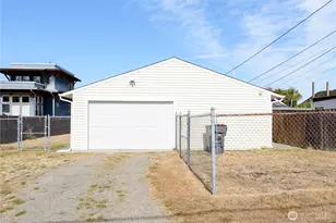 1812 W 5th St, Port Angeles, WA 98363 - Photo 40