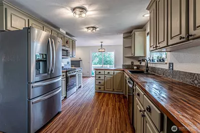 2704 180th Avenue E, Lake Tapps, WA 98391 - Photo 6